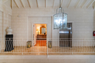 Luxury Villa Photo #12