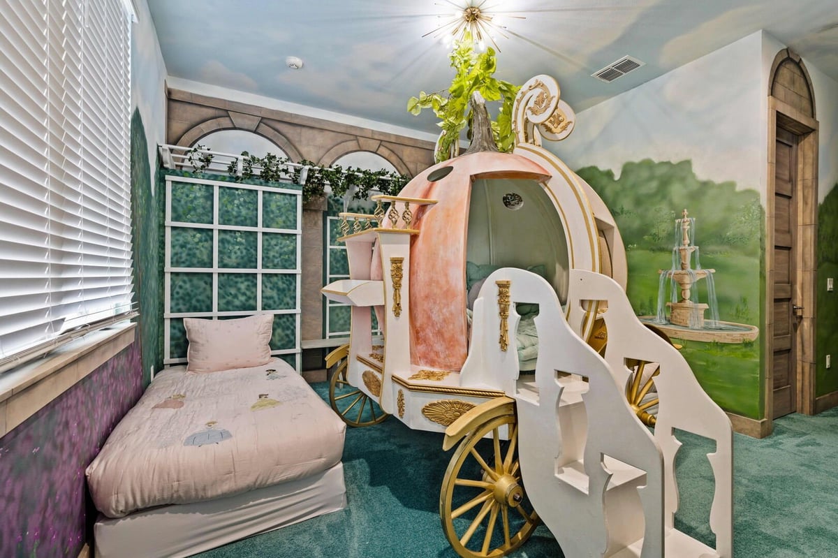 Paradise Palisade Estate