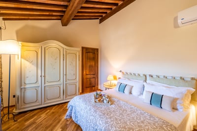 Luxury Villa Photo #24