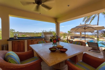 Luxury Villa Photo #9