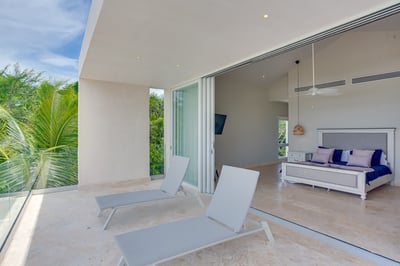 Luxury Villa Photo #21