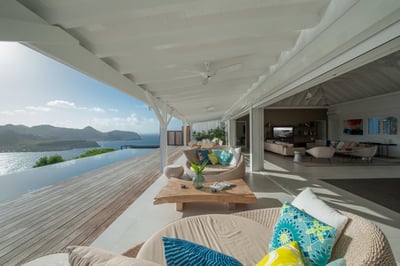 Outdoor Lounge