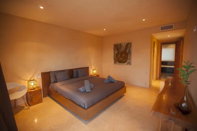 Luxury Villa Photo #18