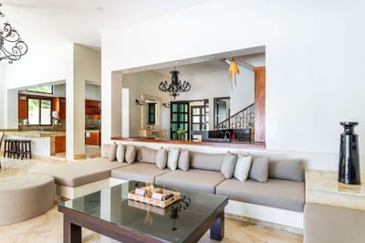 Luxury Villa Photo #32