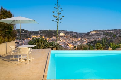 Luxury Villa Photo #7
