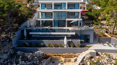 Luxury Villa Photo #7
