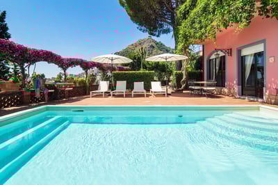 Luxury Villa Photo #2