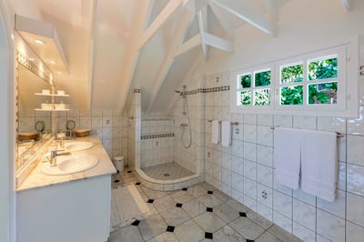 Luxury Villa Photo #23