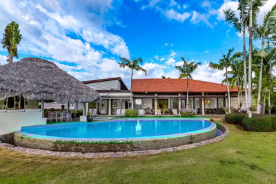 Luxury Villa Photo #3