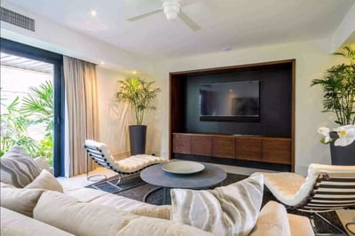 Luxury Villa Photo #14