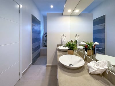 Luxury Villa Photo #45
