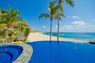 Luxury Villa Photo #4