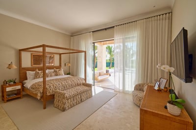 Luxury Villa Photo #35