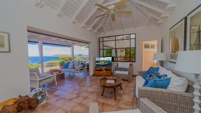 Luxury Villa Photo #16