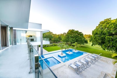 Luxury Villa Photo #2