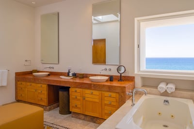 Luxury Villa Photo #30