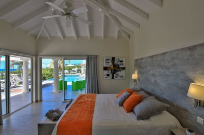 Luxury Villa Photo #34