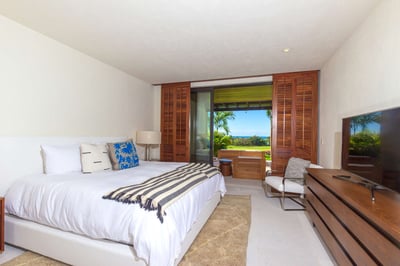 Luxury Villa Photo #15