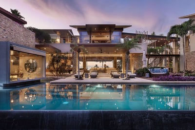 Luxury Villa Photo #3