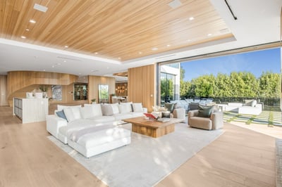 Luxury Villa Photo #23