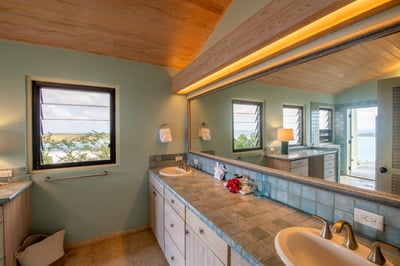 Luxury Villa Photo #17