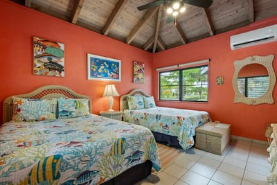 Luxury Villa Photo #13