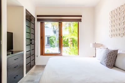 Luxury Villa Photo #34