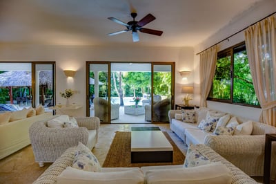 Luxury Villa Photo #24