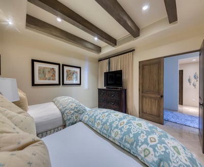 Luxury Villa Photo #24