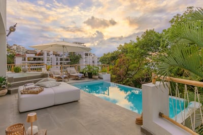Luxury Villa Photo #8