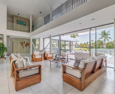 Luxury Villa Photo #15