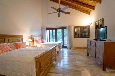 Luxury Villa Photo #17