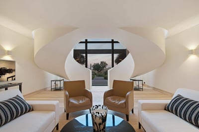 Luxury Villa Photo #12