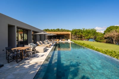 Luxury Villa Photo #4