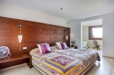 Luxury Villa Photo #19