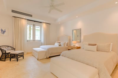 Luxury Villa Photo #29