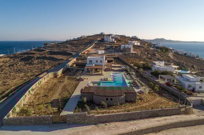 Luxury Villa Photo #4