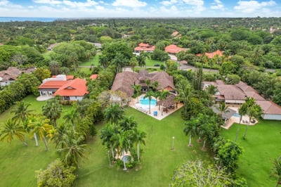 Luxury Villa Photo #2