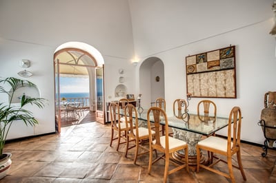 Luxury Villa Photo #16
