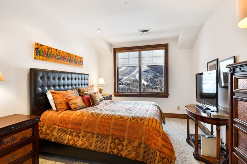 Silver Strike Lodge 4 BDM Condo