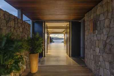 Luxury Villa Photo #26