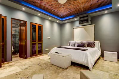 Luxury Villa Photo #24