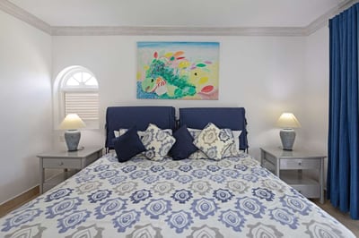 Luxury Villa Photo #12