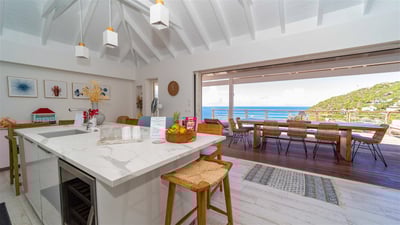 Kitchen & Dining Area