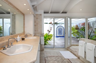 Luxury Villa Photo #34