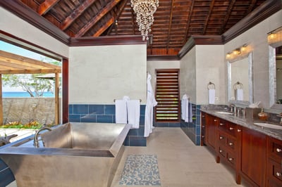 Luxury Villa Photo #22