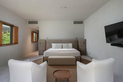 Luxury Villa Photo #28