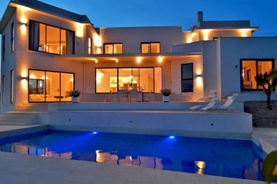 Luxury Villa Photo #4