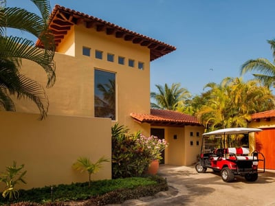 Luxury Villa Photo #6