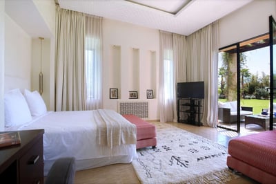 Luxury Villa Photo #23